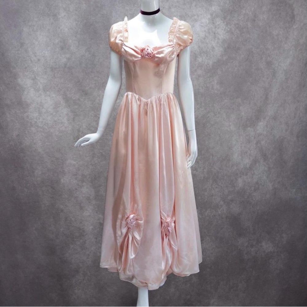 Sold ‼️ Vintage Gunne Sax‎ 1970s Dress by Jessica Mcclintock, waist ~25”